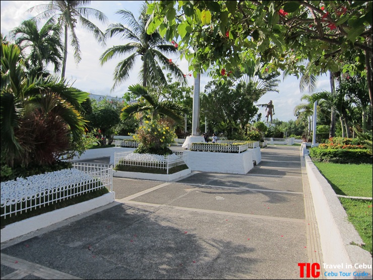 Mactan_Shrine_23.JPG