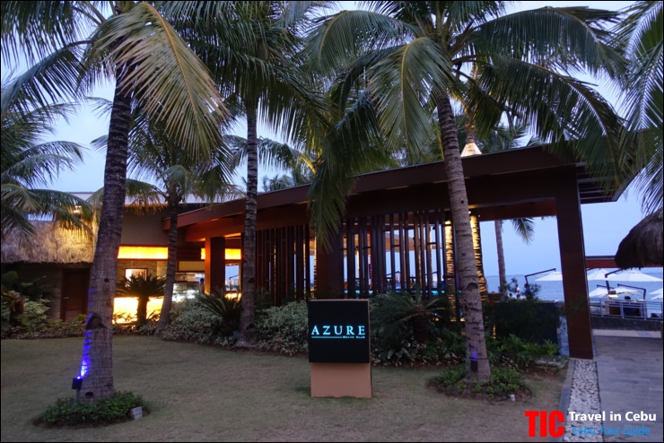 Crimson_Resort_Azure_Beach_Club_09.JPG